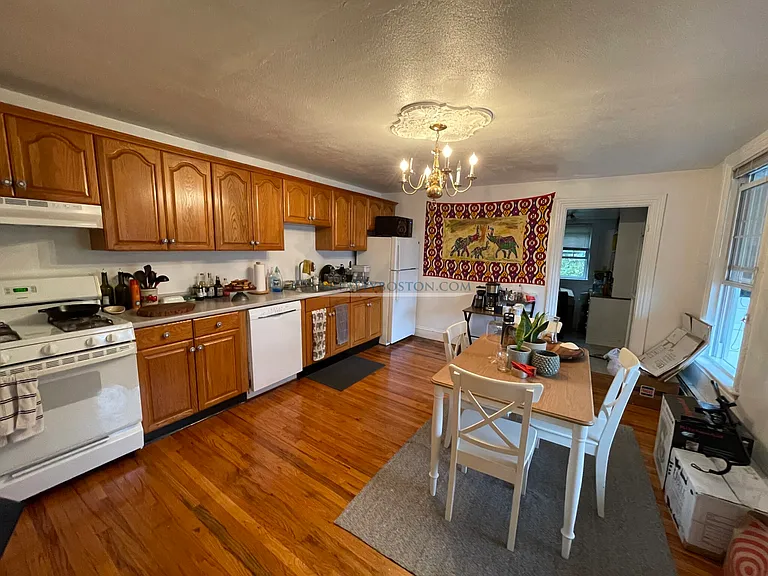 17 Bigelow St #2 — Photo 2