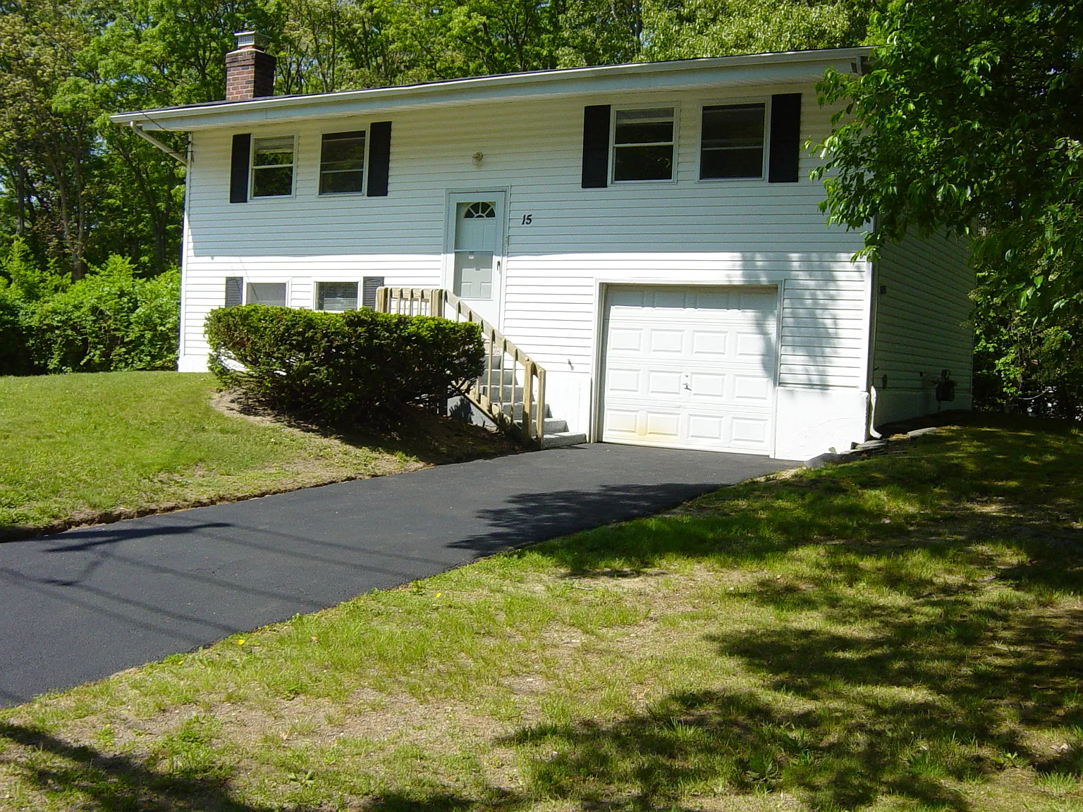 3 bed, 1.5 bath, 1600 sqft, $3,200 — Photo 2