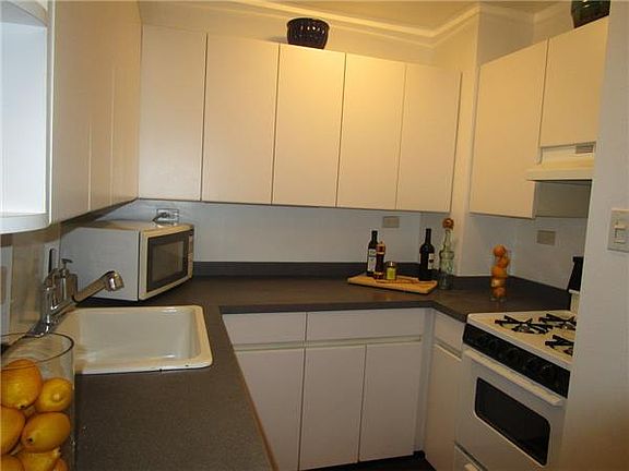 2nd image of 311 E 87th St #5N