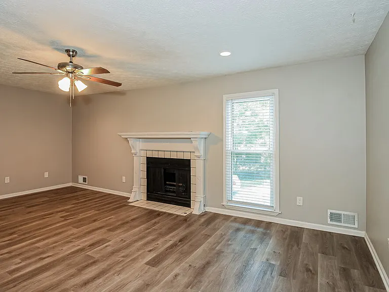 650 Kurtz Rd — Photo 6