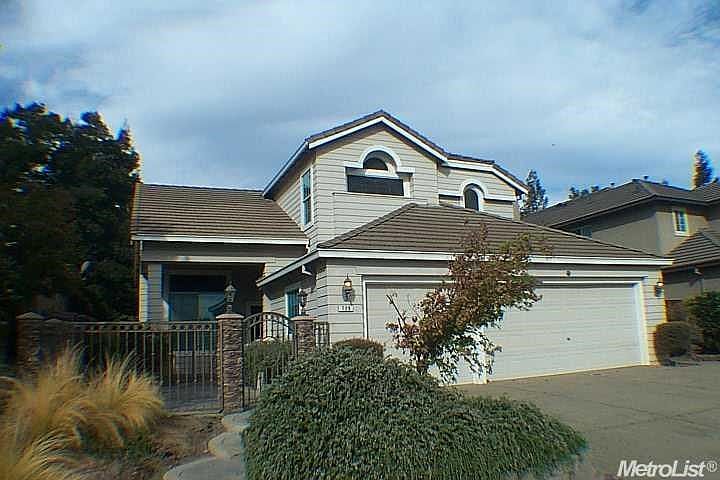 1st image of 729 Evergreen Dr