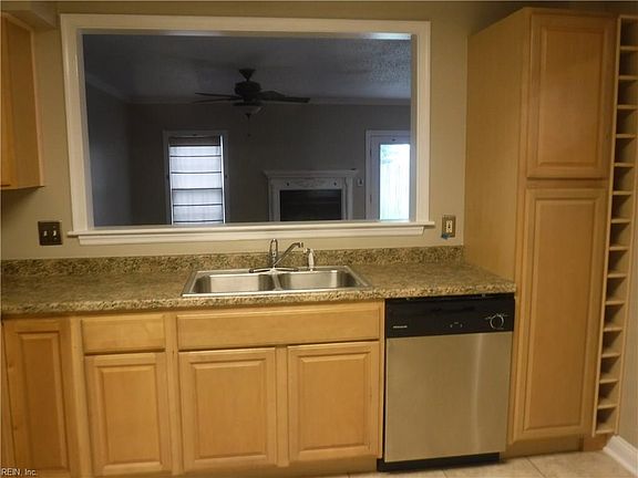 3rd image of 311 Pratt Ct