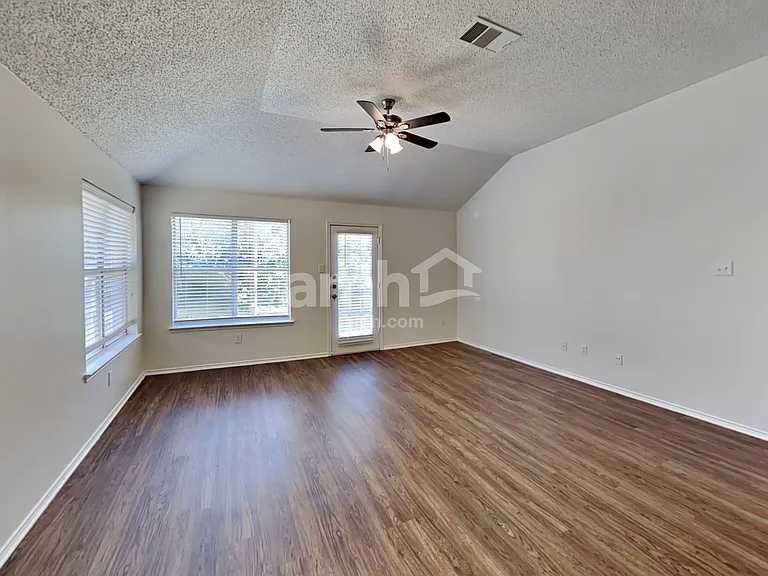 2700 Salado Trl — Photo 7