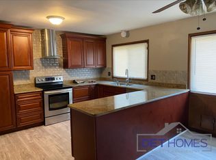 25280 Parsons Dr, Southfield, MI