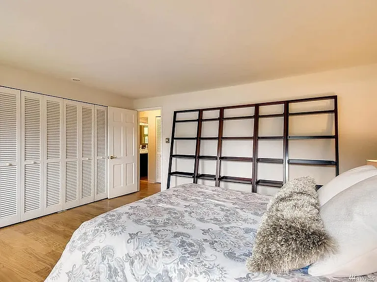 1420 Bellevue Way SE #4 — Photo 6