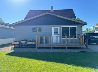405 Emerson Ave, Harvey, ND 58341