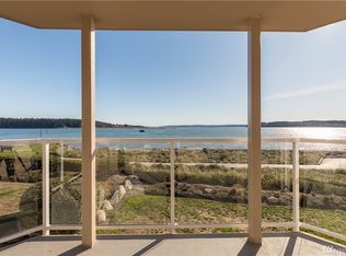 747 SE Bayshore Dr APT 201, Oak Harbor, WA 98277