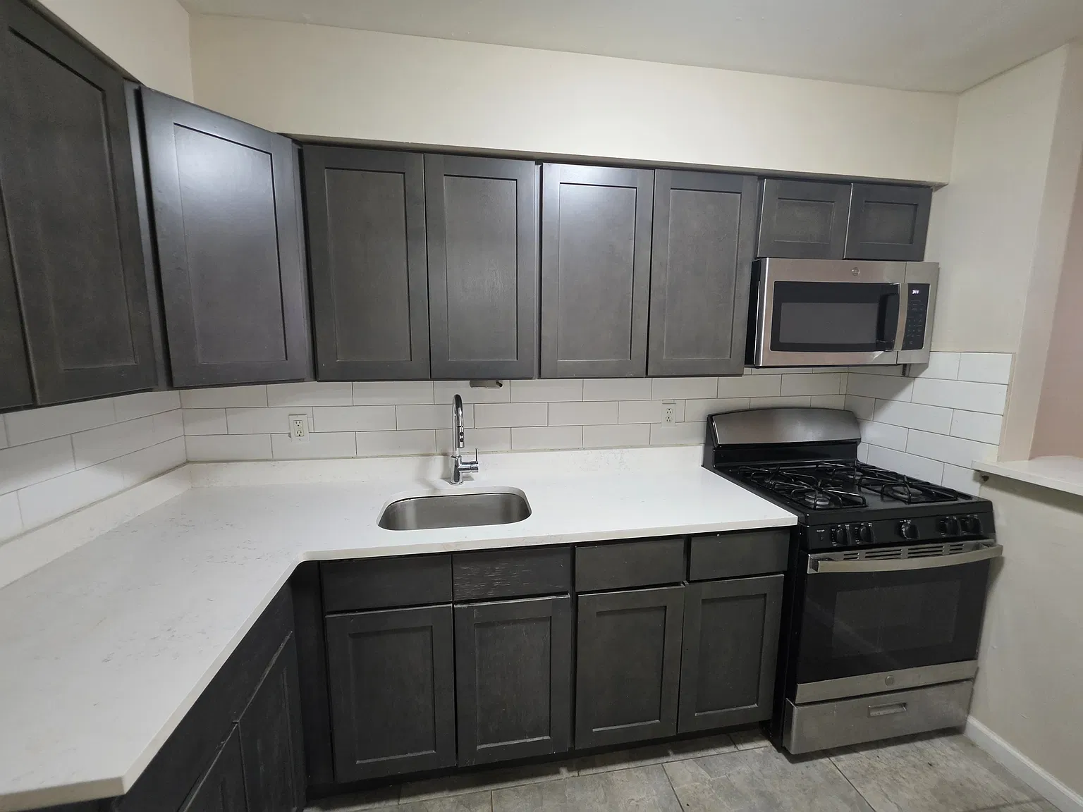 1 bed, 600 sqft, $1,800 — Photo 3