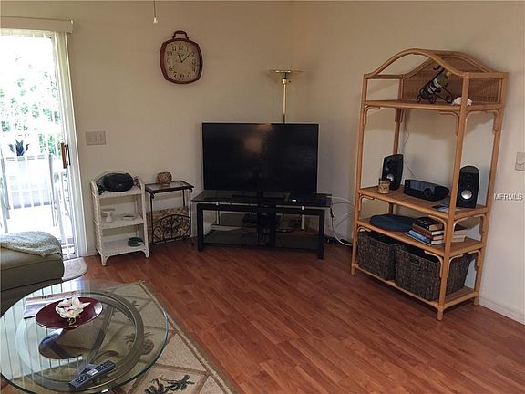 5th image of 293 Lodge Pl