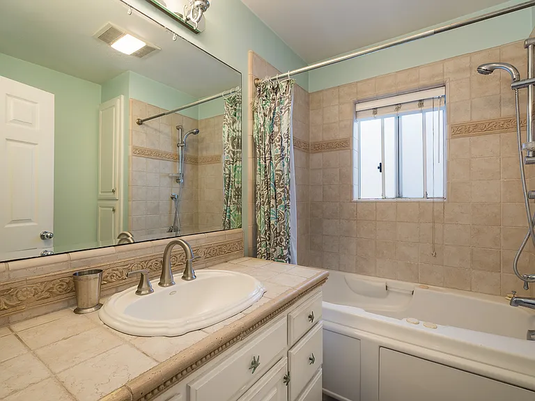 1744 Manhattan Ave #UPPER — Photo 20