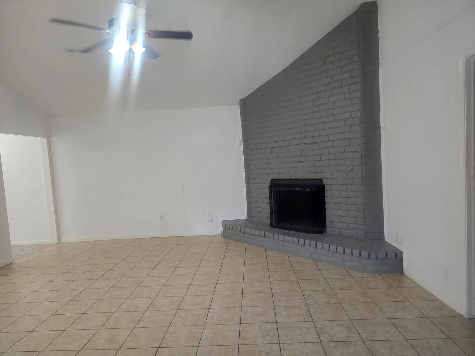 3 bed, 2.0 bath, 1652 sqft, $1,695 — Photo 4