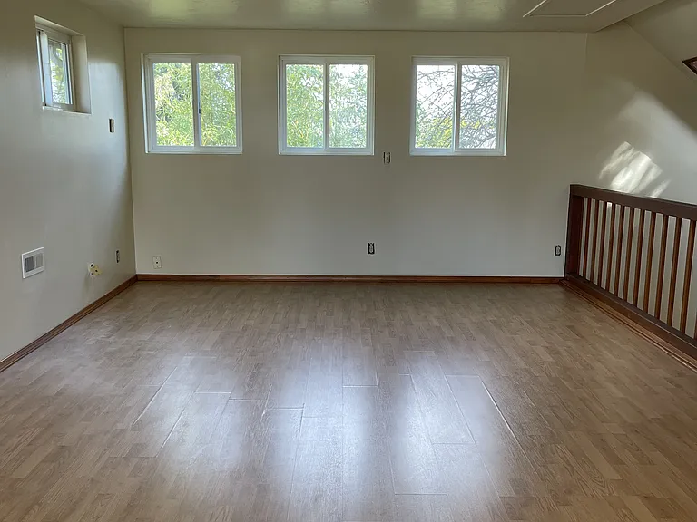 11306 SE Clinton St — Photo 3