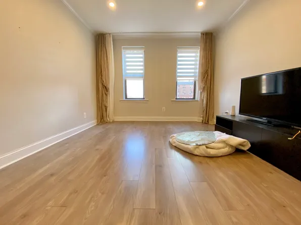 2425 Kings Highway image 6 of 6