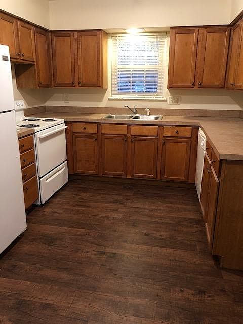 2nd image of 4621 Omer Pl