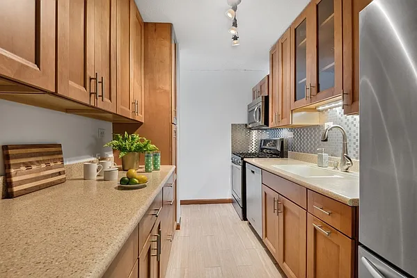 Sold by Corcoran | media 28