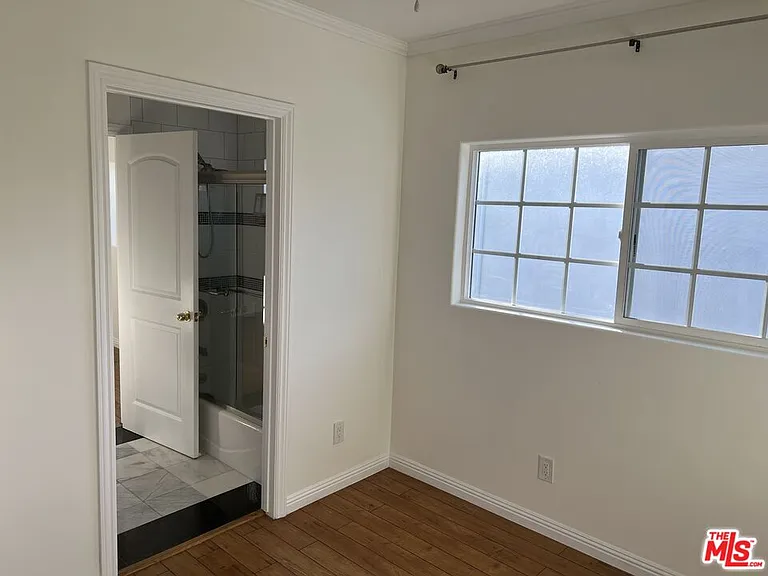 4626 N Noble Ave — Photo 19