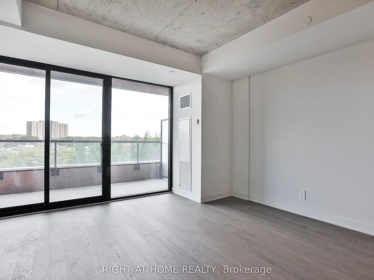 2720 Dundas St W #512 — Photo 10