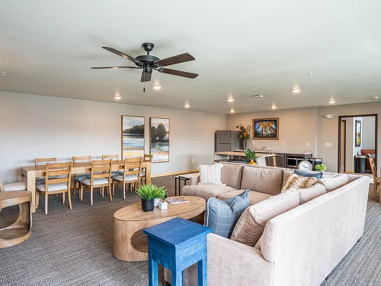 1221 Enterprise Dr E — Photo 11