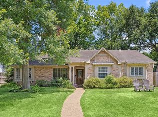 13822 Saint Marys Ln, Houston, TX 77079