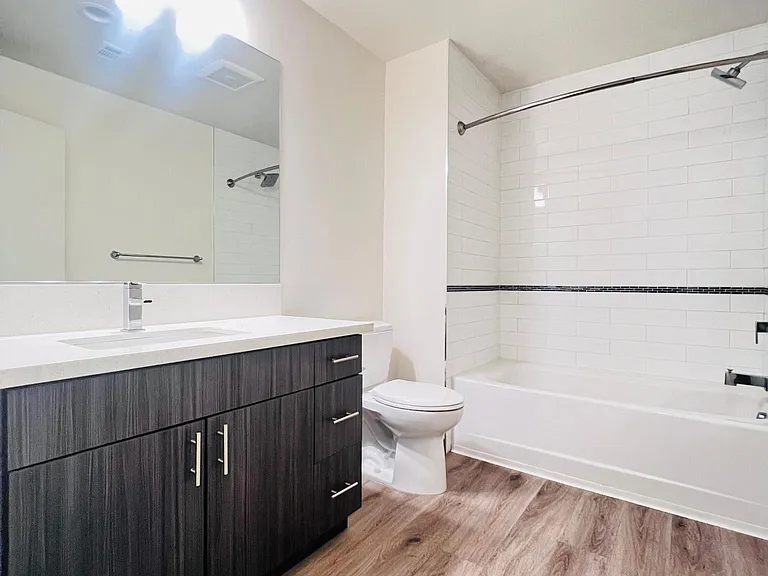 4814 Oakwood Ave #10 — Photo 7