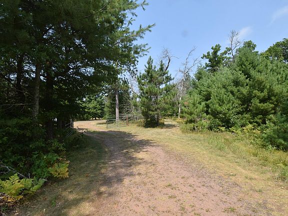 5th image of 1 Pleasant Acres Trl