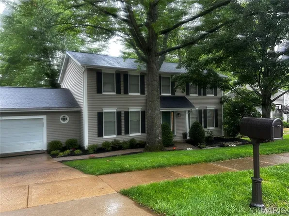 2143 Park Forest Dr, Chesterfield, MO 63017