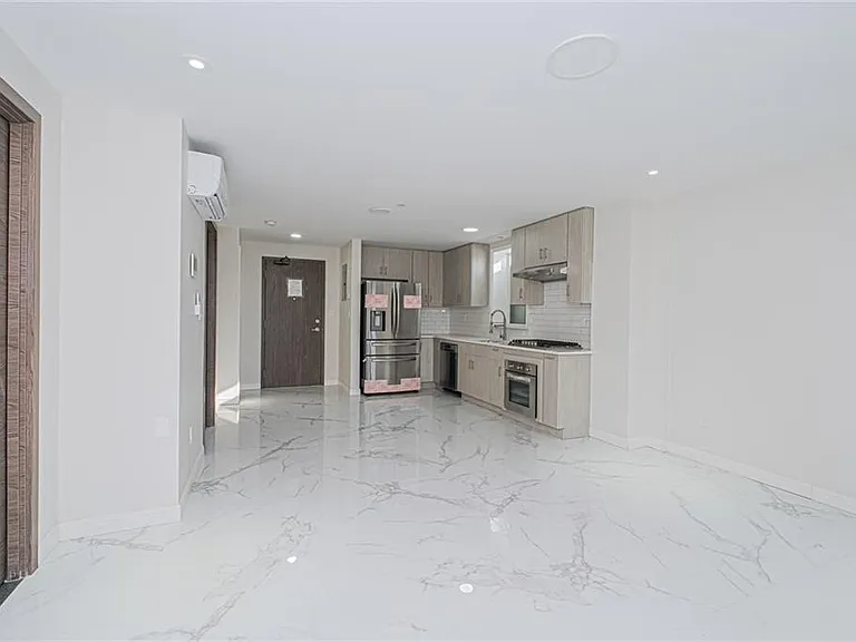 Banner Ave — Photo 3