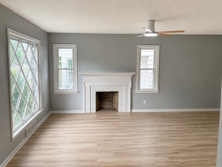 1371 S Belvoir Blvd — Photo 5