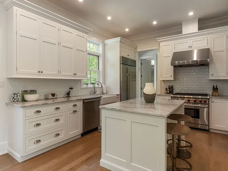 Woodcrest Dr — Photo 12