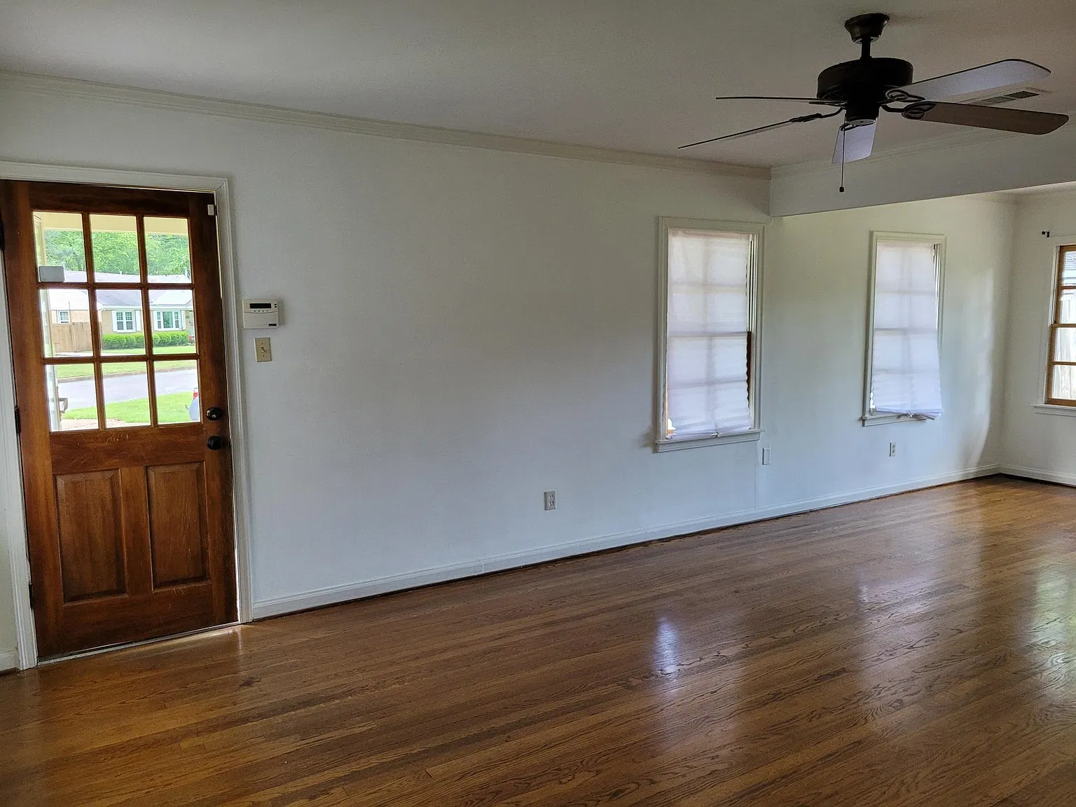 3 bed, 1.0 bath, 1134 sqft, $1,850 — Photo 3