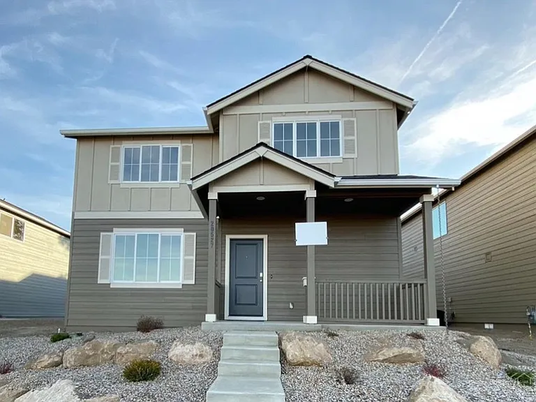20527 SE Cameron Ave — Photo 1