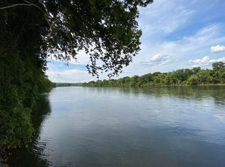 1634 Riverview Dr, Norfork, AR 72658