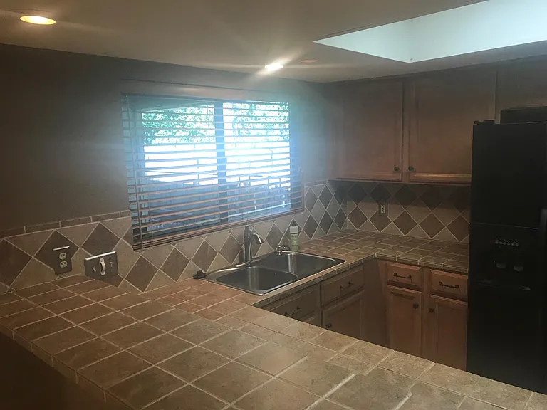 Mesa B Kitchen Sink area