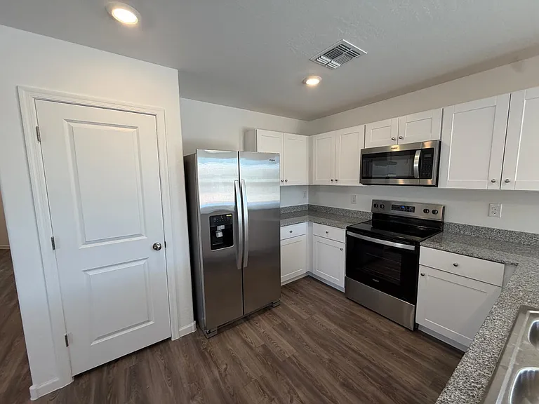 1473 E Jaycie Dr — Photo 12