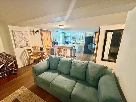 5th image of 601 Water St