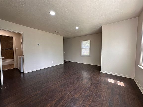 3rd image of 4904 Dilworth Ct