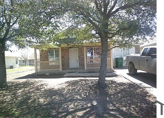 322 Susanwood Dr — Photo 2