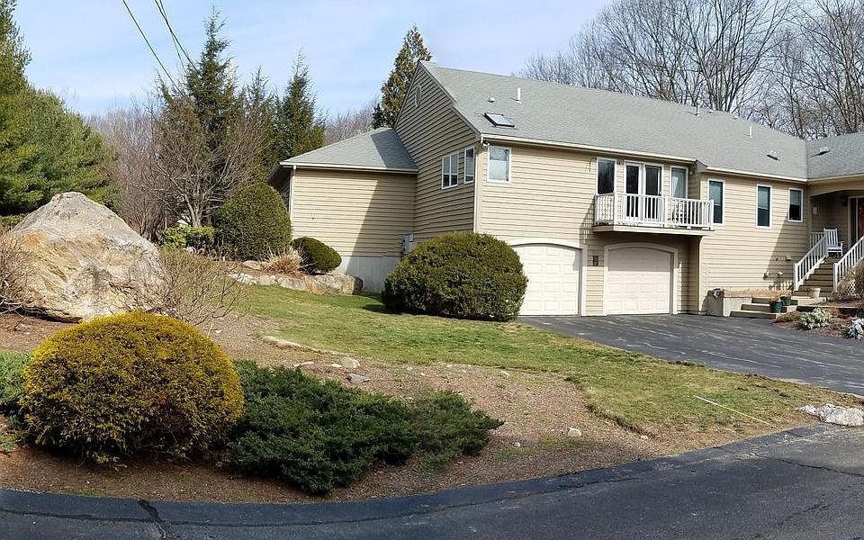 1st image of 160 Pine Glen Dr