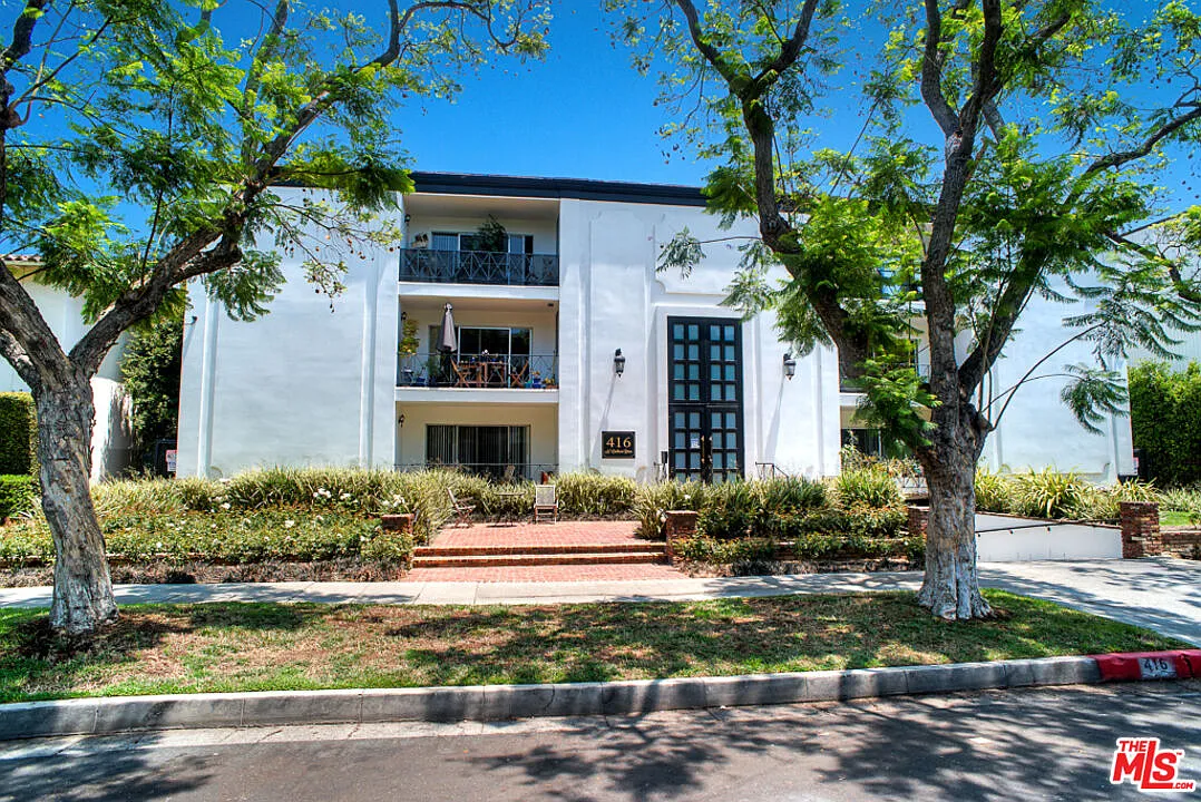 1 bed, 1.0 bath, 900 sqft, $3,500 — Photo 1
