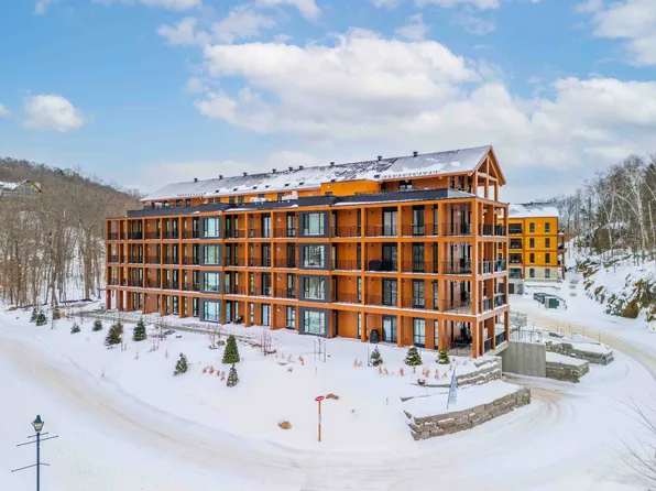 165 Allae Du Solstice #401, Mont Tremblant, QC J8E 0W4