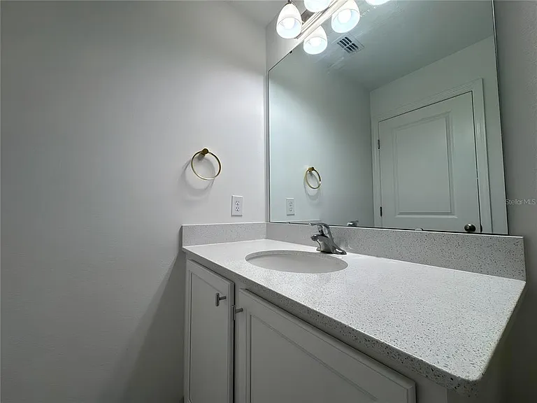 2962 Voyager Ave — Photo 18