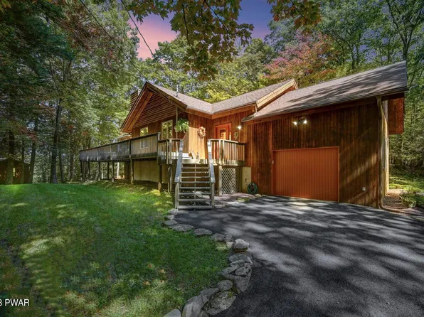 140 Cloud Crest Dr, Greentown, PA 18426