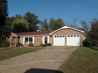 2542 Fox Dr, Poplar Bluff, MO 63901