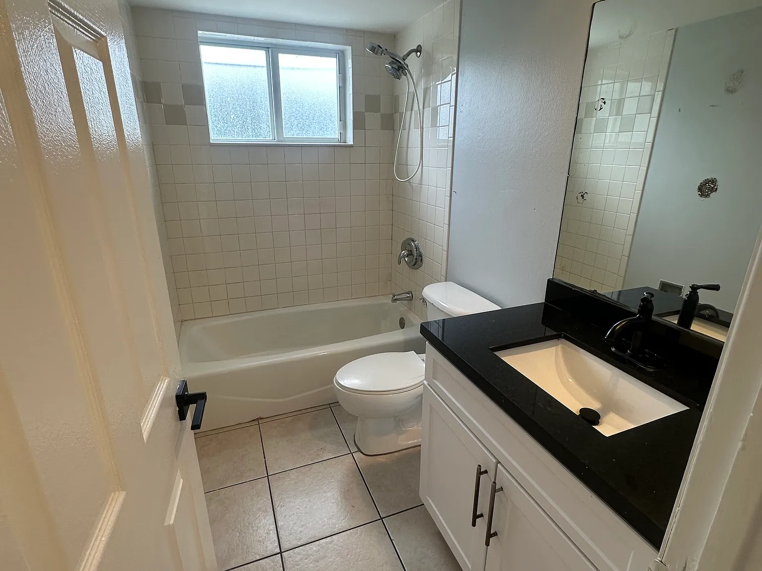 2 bed, 3340 sqft, $1,950 — Photo 2