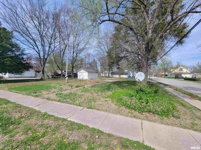 602 W 3rd St, Flora, IL, 62839