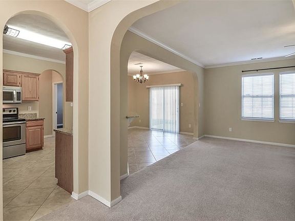 5th image of 931 Hanson Dr
