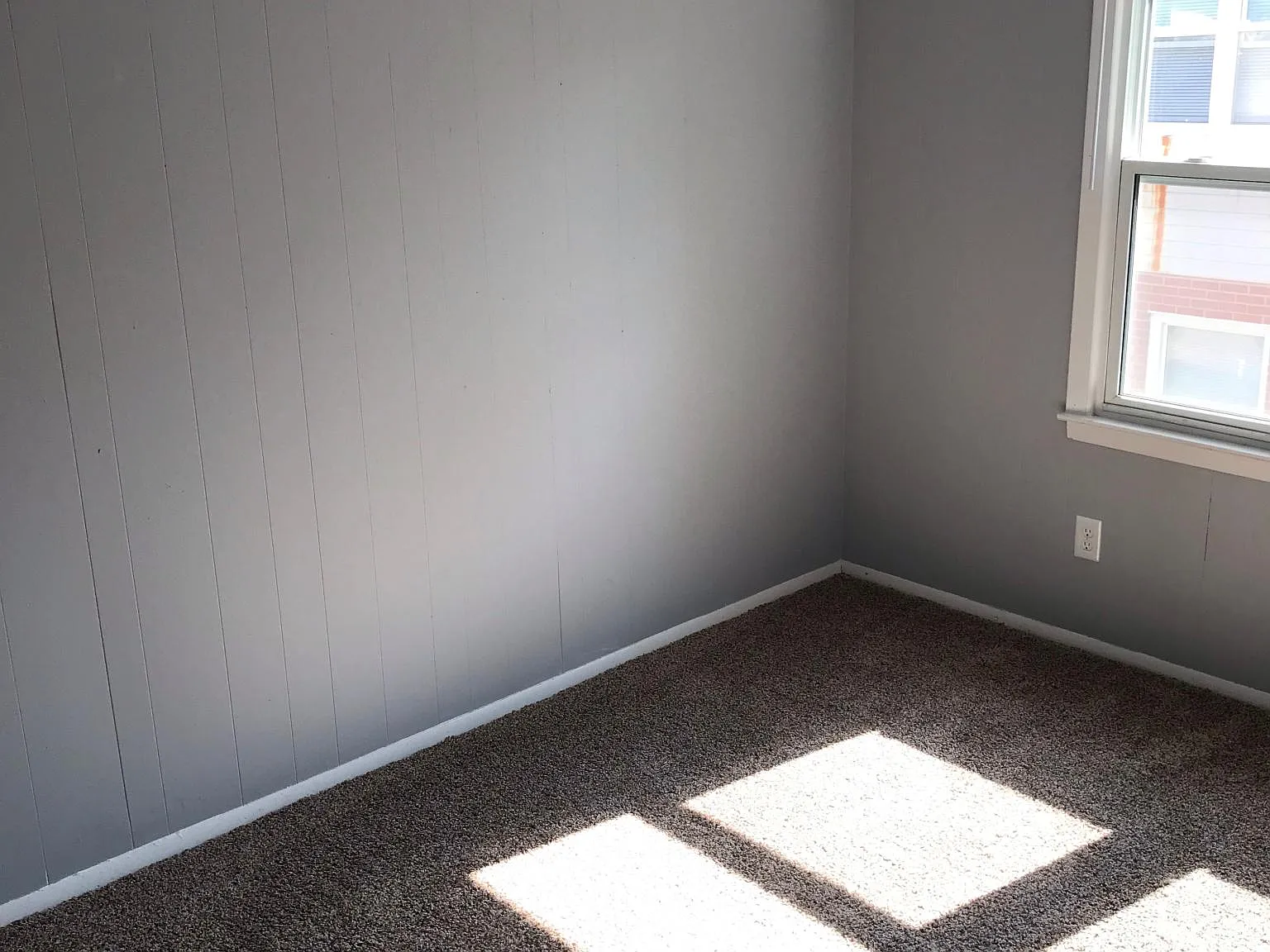 1412 E Commerce Ave — Photo 3
