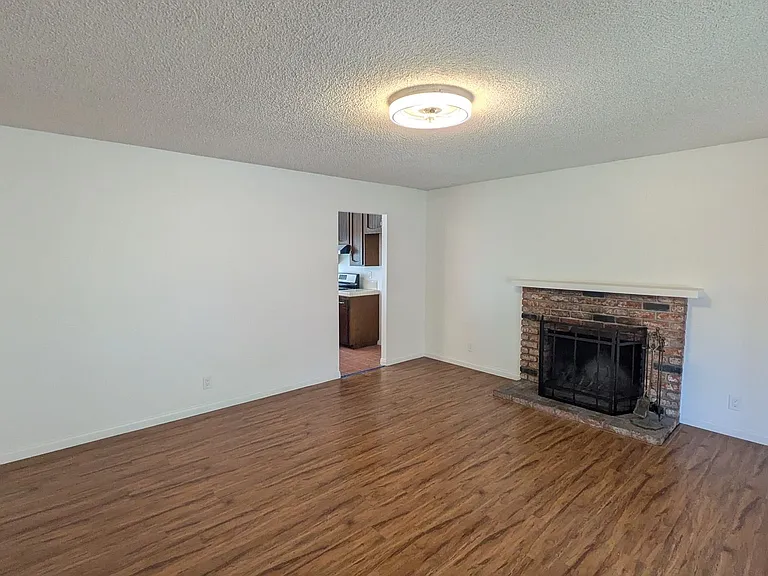 3221 Lemon Ln — Photo 3