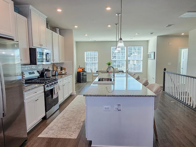 5426 Greenpoint Ln — Photo 18