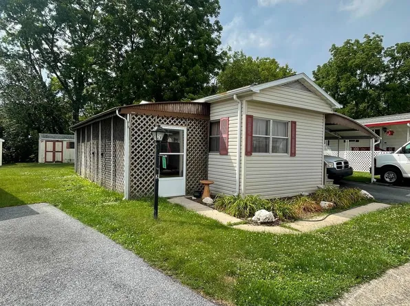 28 Ridgewood Mnr, Manheim, PA 17545